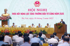 Thủ tướng Phạm Minh Chính chỉ đạo thúc đẩy đầu tư công, tạo động lực tăng trưởng kinh tế