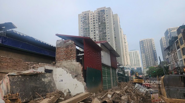 Ngỡ ngàng nhà “siêu mỏng, siêu méo” sau mở rộng đường Nguyễn Tuân, UBND Hà Nội lên phương án xử lý Ngỡ ngàng nhà “siêu mỏng, siêu méo” sau mở rộng đường Nguyễn Tuân, UBND Hà Nội lên phương án xử lý