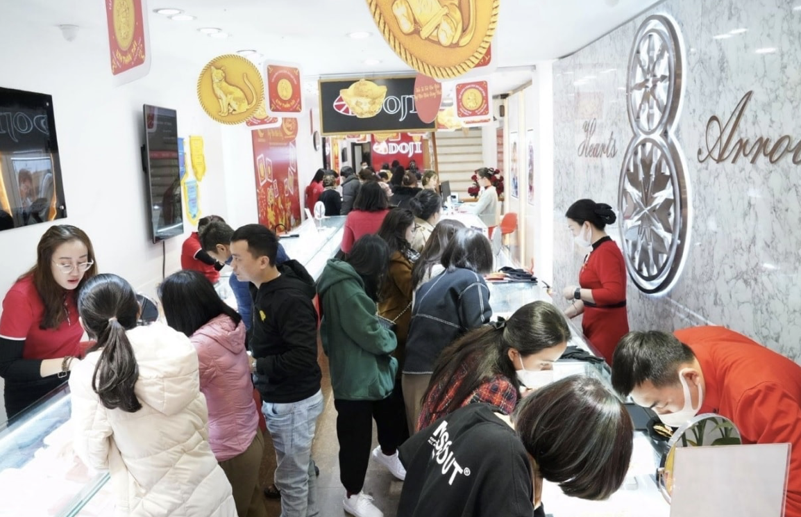 Giá vàng hôm nay 26/9: GIá trong nước giảm mạnh, nhiều thương hiệu lớn điều chỉnh giá vàng miếng và vàng nhẫn
