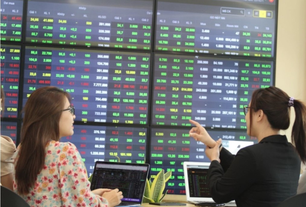 Chứng khoán tuần 22–26/9: VN-Index “xanh vỏ đỏ lòng”, khối ngoại bán ròng 7.300 tỷ đồng