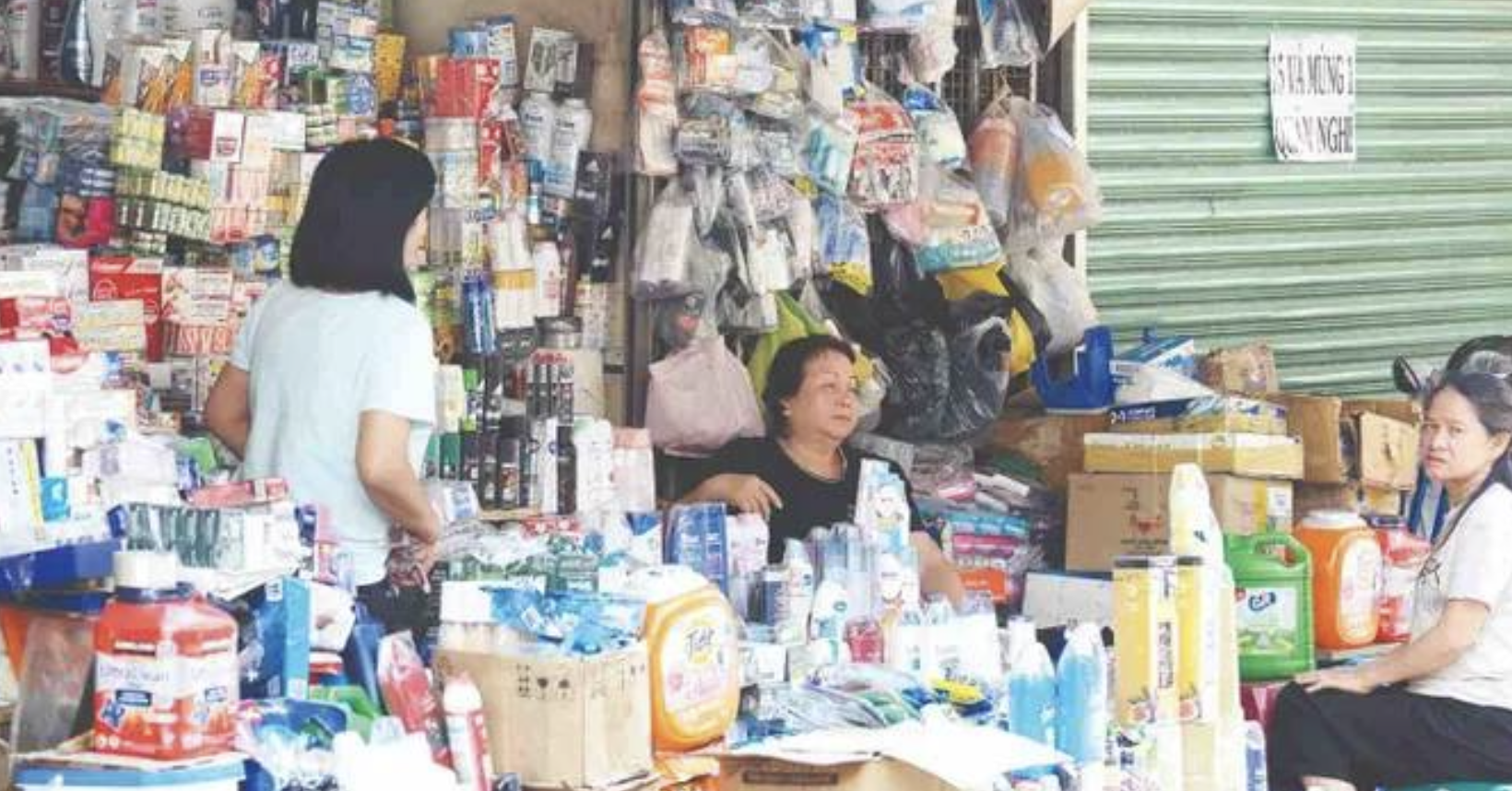 Đề xuất nâng ngưỡng doanh thu chịu thuế cho hộ kinh doanh, nhiều ý kiến cho rằng cần tăng mạnh hơn để phù hợp thực tế Đề xuất nâng ngưỡng doanh thu chịu thuế cho hộ kinh doanh, nhiều ý kiến cho rằng cần tăng mạnh hơn để phù hợp thực tế