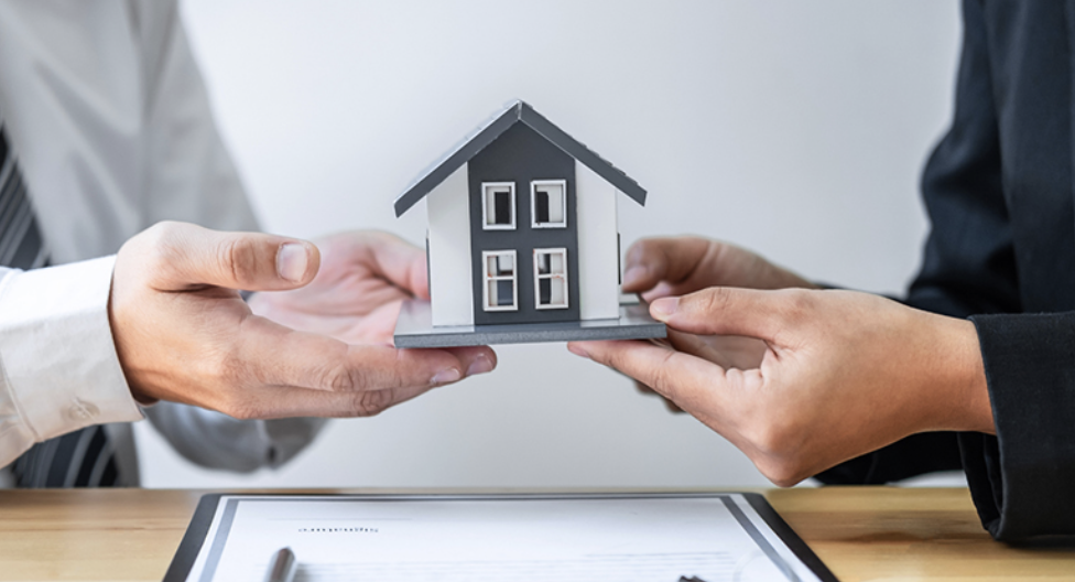 Đề xuất thu 300.000 đồng phí cấp chứng chỉ môi giới bất động sản