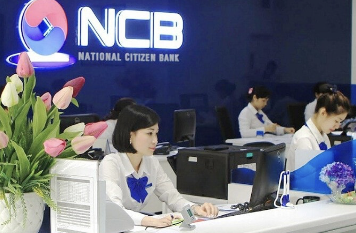 Lãi suất ngân hàng ngày 30/9: Cuối tháng nhích nhẹ, hút vốn tiết kiệm trước cao điểm cuối năm Lãi suất ngân hàng ngày 30/9: Cuối tháng nhích nhẹ, hút vốn tiết kiệm trước cao điểm cuối năm