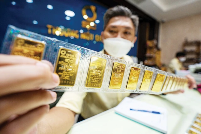 Giá vàng mở đầu tháng 10: “Rơi tự do” rồi bật mạnh trở lại vì nguy cơ chính phủ Mỹ đóng cửa Giá vàng mở đầu tháng 10: “Rơi tự do” rồi bật mạnh trở lại vì nguy cơ chính phủ Mỹ đóng cửa