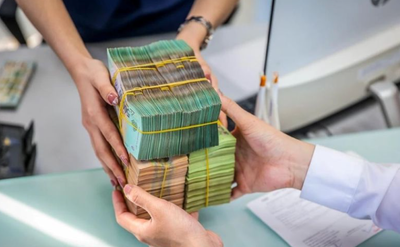 Dòng vốn tín dụng ồ ạt chảy vào bất động sản: Tăng trưởng nóng hay mầm mống bong bóng?