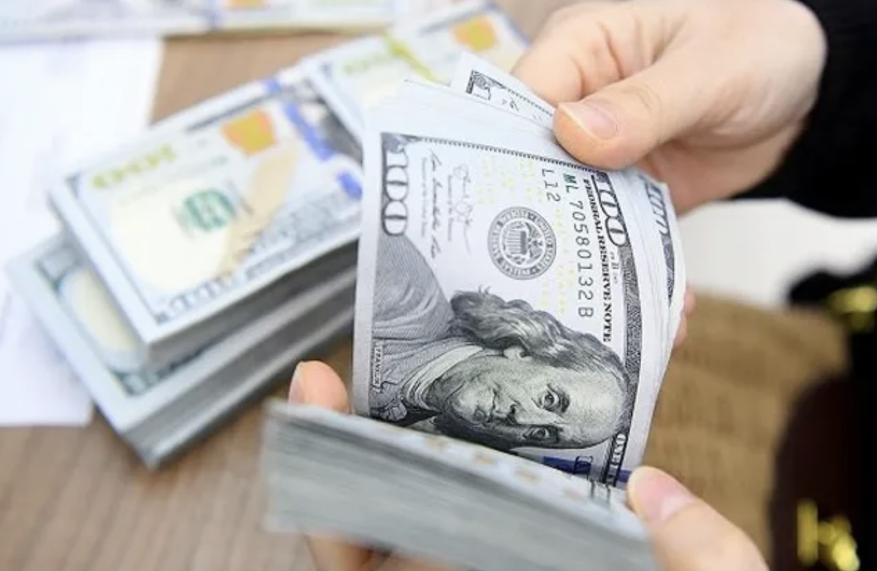 Tỷ giá USD ngày 4/10: Ngân hàng giảm mạnh, chợ đen tăng nhẹ Tỷ giá USD ngày 4/10: Ngân hàng giảm mạnh, chợ đen tăng nhẹ