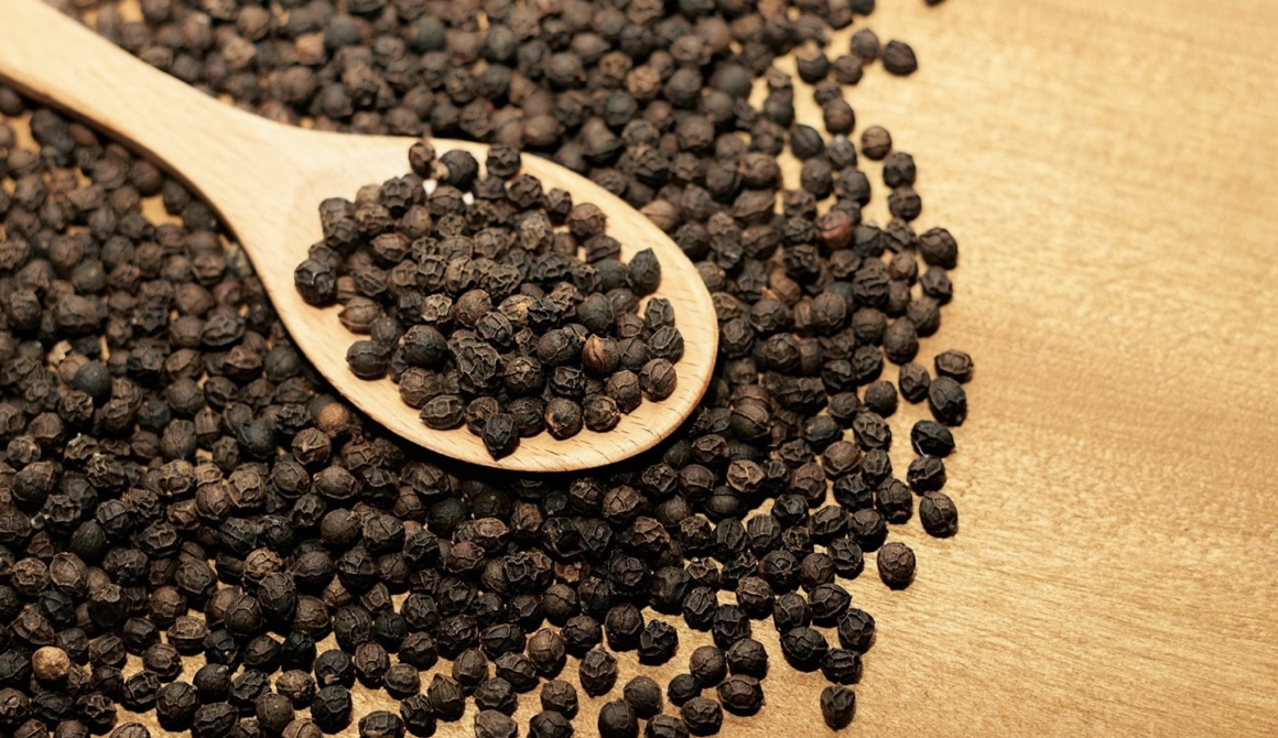 Giá tiêu ngày 5/10: Neo cao 144.000–146.000 đồng/kg, giằng co giữa kỳ vọng và lực cầu