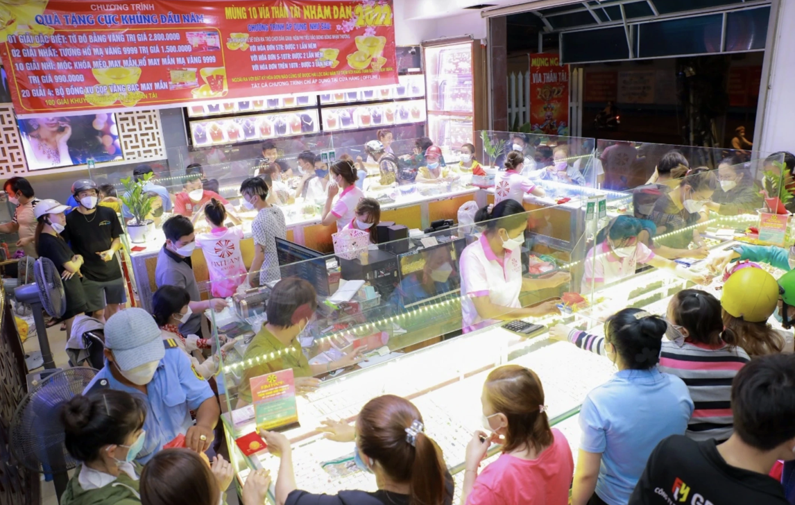 Giá vàng hôm nay ngày 7/10: Vàng miếng vượt 140 triệu đồng/lượng, vàng thế giới áp sát mốc 4.000 USD/ounce Giá vàng hôm nay ngày 7/10: Vàng miếng vượt 140 triệu đồng/lượng, vàng thế giới áp sát mốc 4.000 USD/ounce