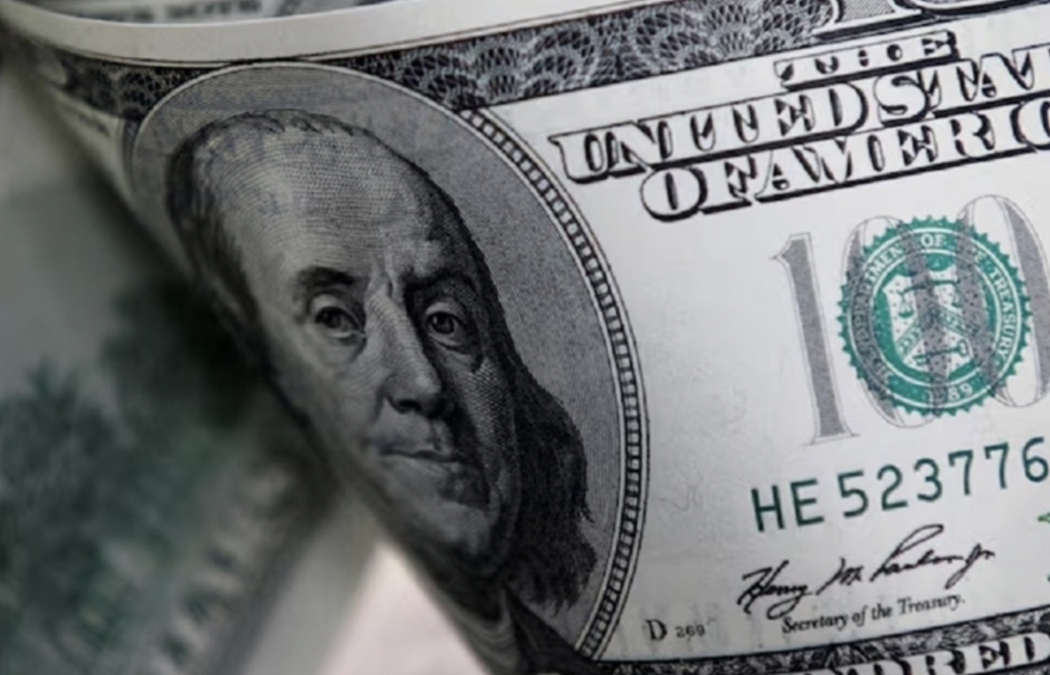 Tỷ giá USD 8-10: Đồng USD tiếp tục leo dốc, thị trường ngoại hối “nóng” trở lại trong bối cảnh toàn cầu biến động