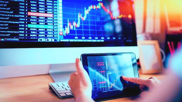 Bứt phá lợi nhuận quý III/2025: nhóm công ty chứng khoán “đua tốc độ”, mảng tự doanh trở thành tâm điểm