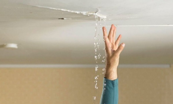 Phát hiện tường nứt, trần thấm? Hướng dẫn xử lý kịp thời để tránh hư hại và mất giá căn hộ Phát hiện tường nứt, trần thấm? Hướng dẫn xử lý kịp thời để tránh hư hại và mất giá căn hộ