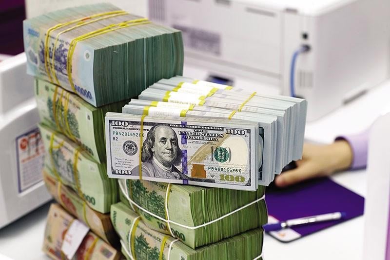 Giá vàng hôm nay (03/11/2025): Neo cao quanh 4.000 USD/ounce, dự báo nhiều biến động bất ngờ