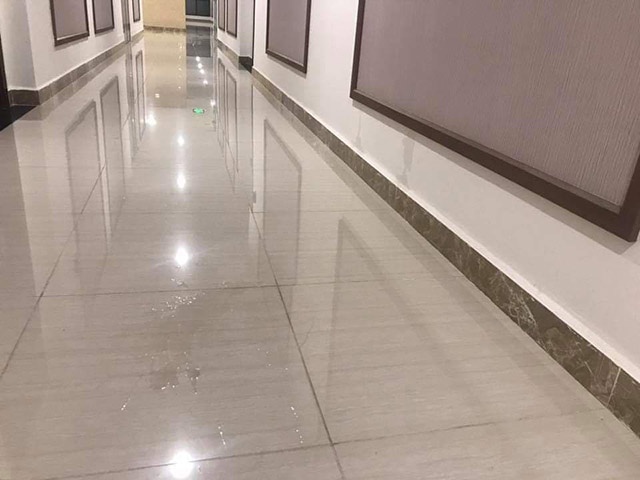 Vì sao chung cư cao cấp vẫn bị thấm trần? Sự thật phía sau những vết ố vàng tiền tỷ