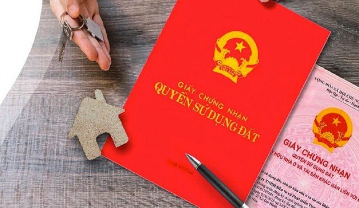 Mua đất của “hộ gia đình” nhưng sổ lại đứng tên cá nhân – có rủi ro hay không? Mua đất của “hộ gia đình” nhưng sổ lại đứng tên cá nhân – có rủi ro hay không?
