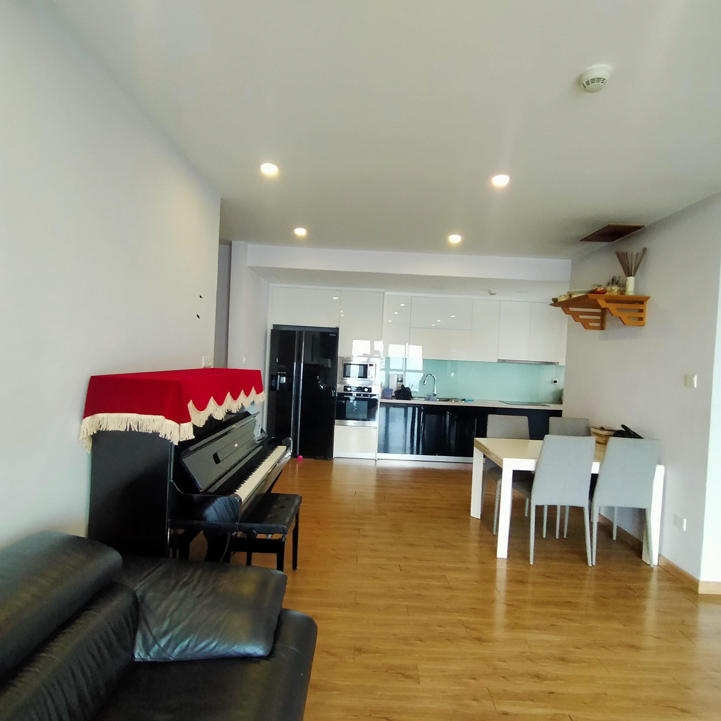 Bán nhanh căn Seasons Avenue toà S4 tầng 22, 3PN full đồ, có slot oto
