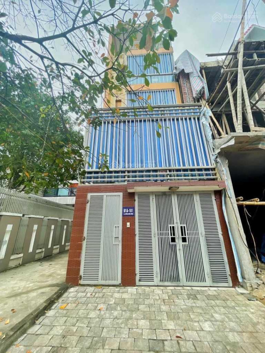 Cho thuê nhà mặt phố đường Dương Đình Nghệ, diện tích 200m2