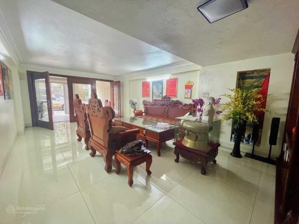Cho thuê nhà mặt phố đường Dương Đình Nghệ, diện tích 200m2