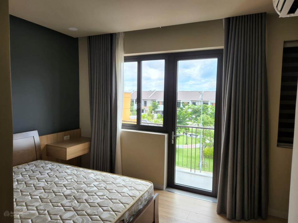Cho thuê nhà 3 tầng dự án Suncasa Central Bình Dương diện tích 100m2
