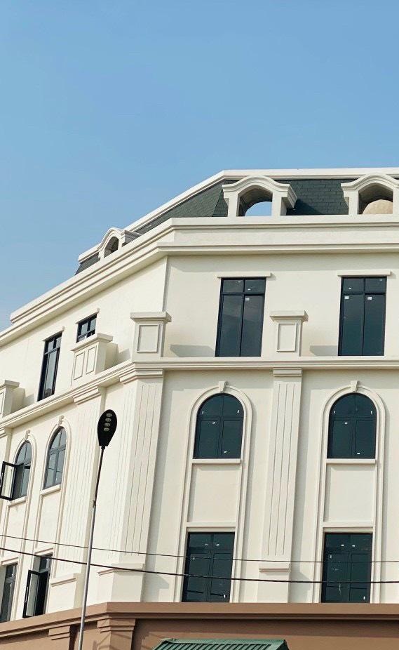 Không có tiền trả lãi ngân hàng cần bán gấp shophouse Sơn Đồng, Hà Nội