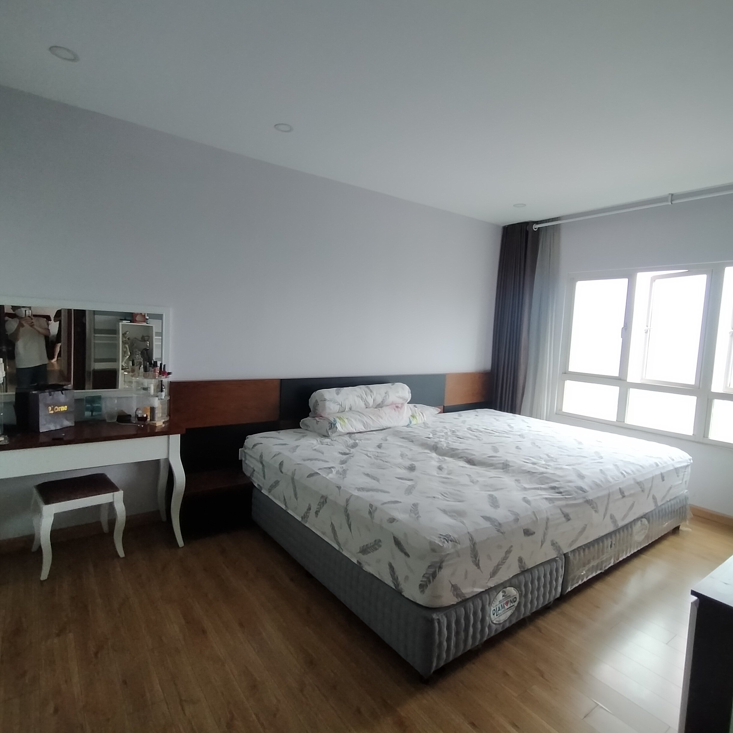 Bán nhanh căn Seasons Avenue toà S4 tầng 22, 3PN full đồ, có slot oto