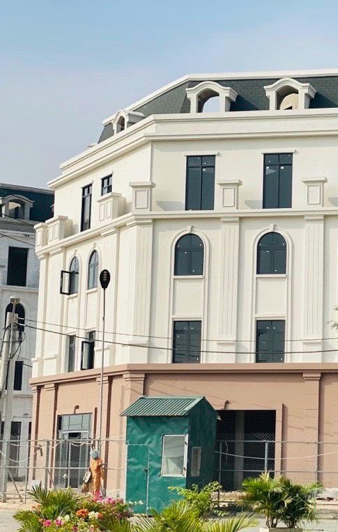 Không có tiền trả lãi ngân hàng cần bán gấp shophouse Sơn Đồng, Hà Nội