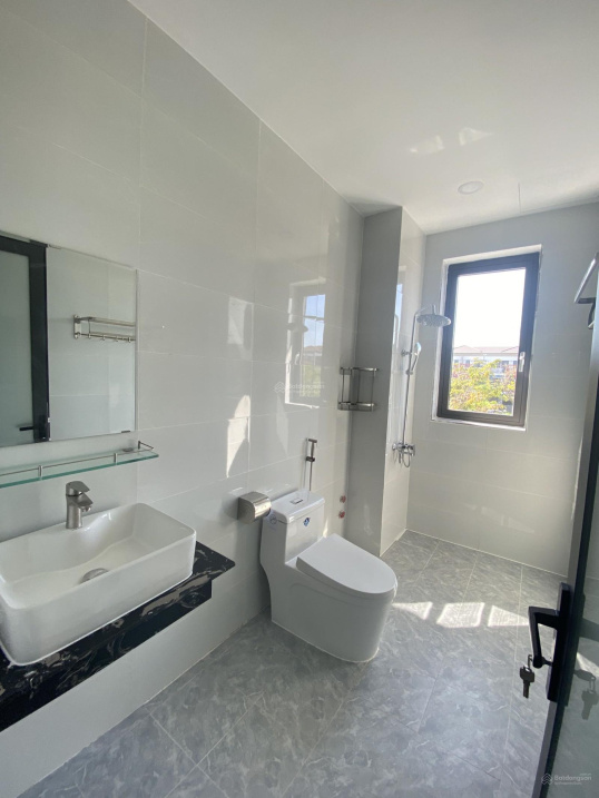Chính chủ cần cho thuê nhà 2 tầng diện tích 100m2 tại đường Dân Chủ, Bình Dương
