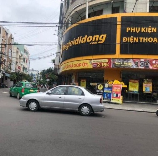 Cho thuê nhà 5 tầng làm văn phòng kinh doanh gần tượng đài Quang Trung
