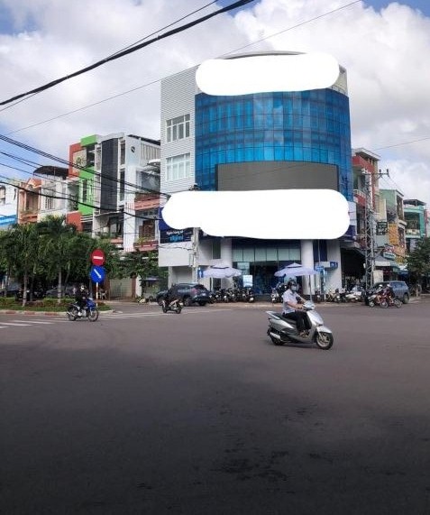 Cho thuê tòa nhà văn phòng gồm 5 tầng 1 tầng hầm tại Quy Nhơn