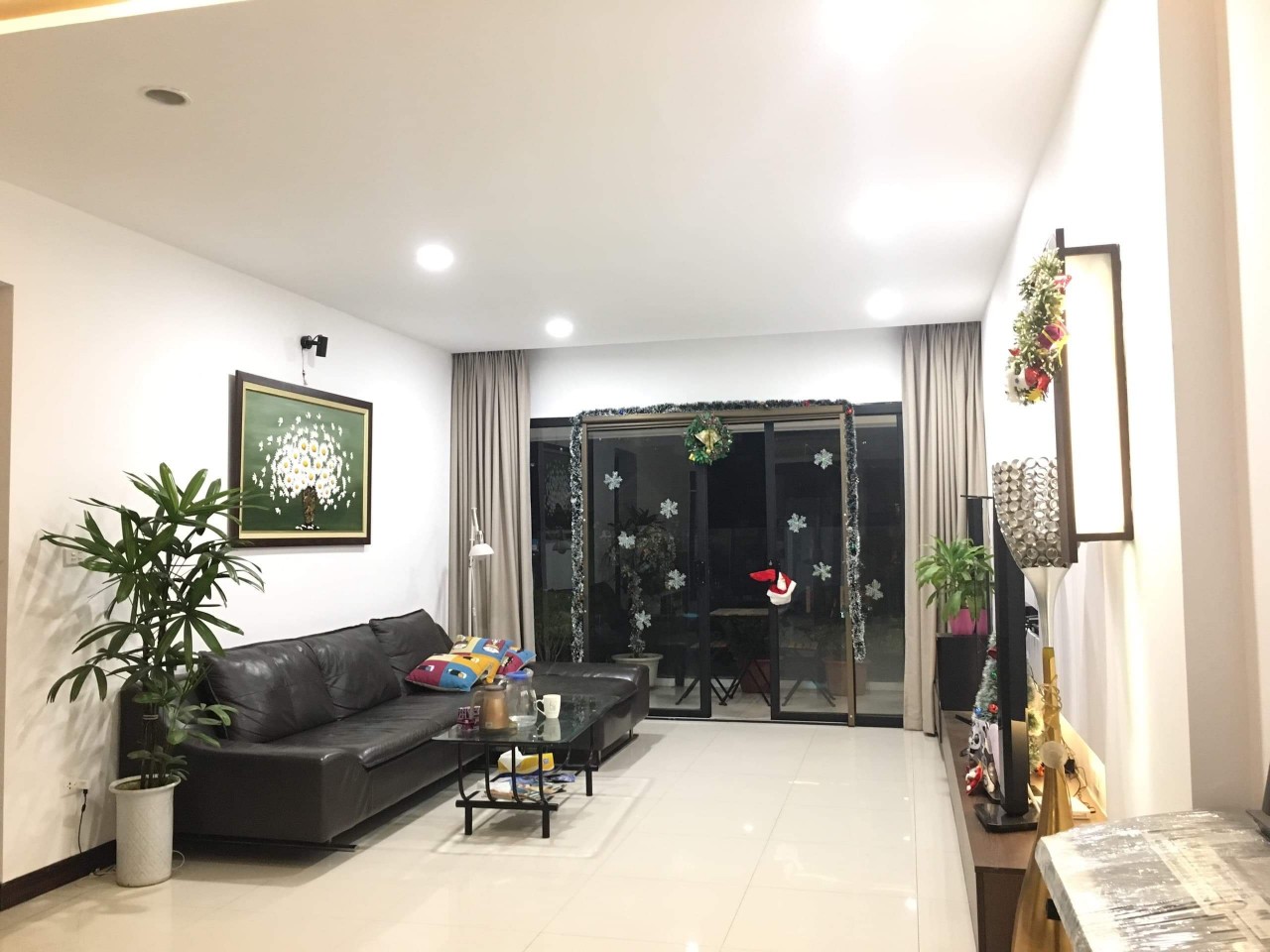Cho thuê chung cư Chelsea Park căn 2PN 120m2  full nội thất giá 16tr