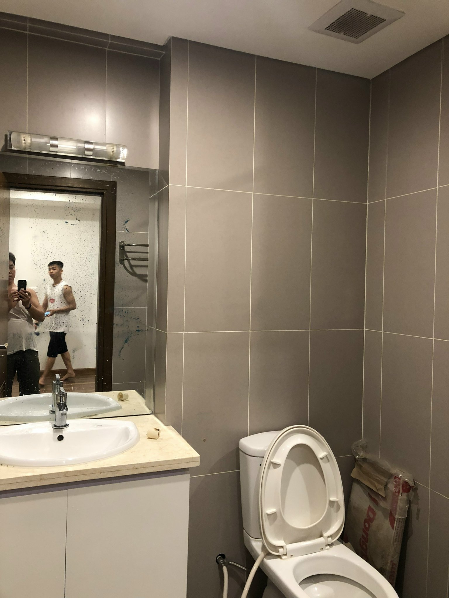 Cho thuê chung cư Goldmark City căn 3PN, Cơ Bản giá 15tr tại tòa R2