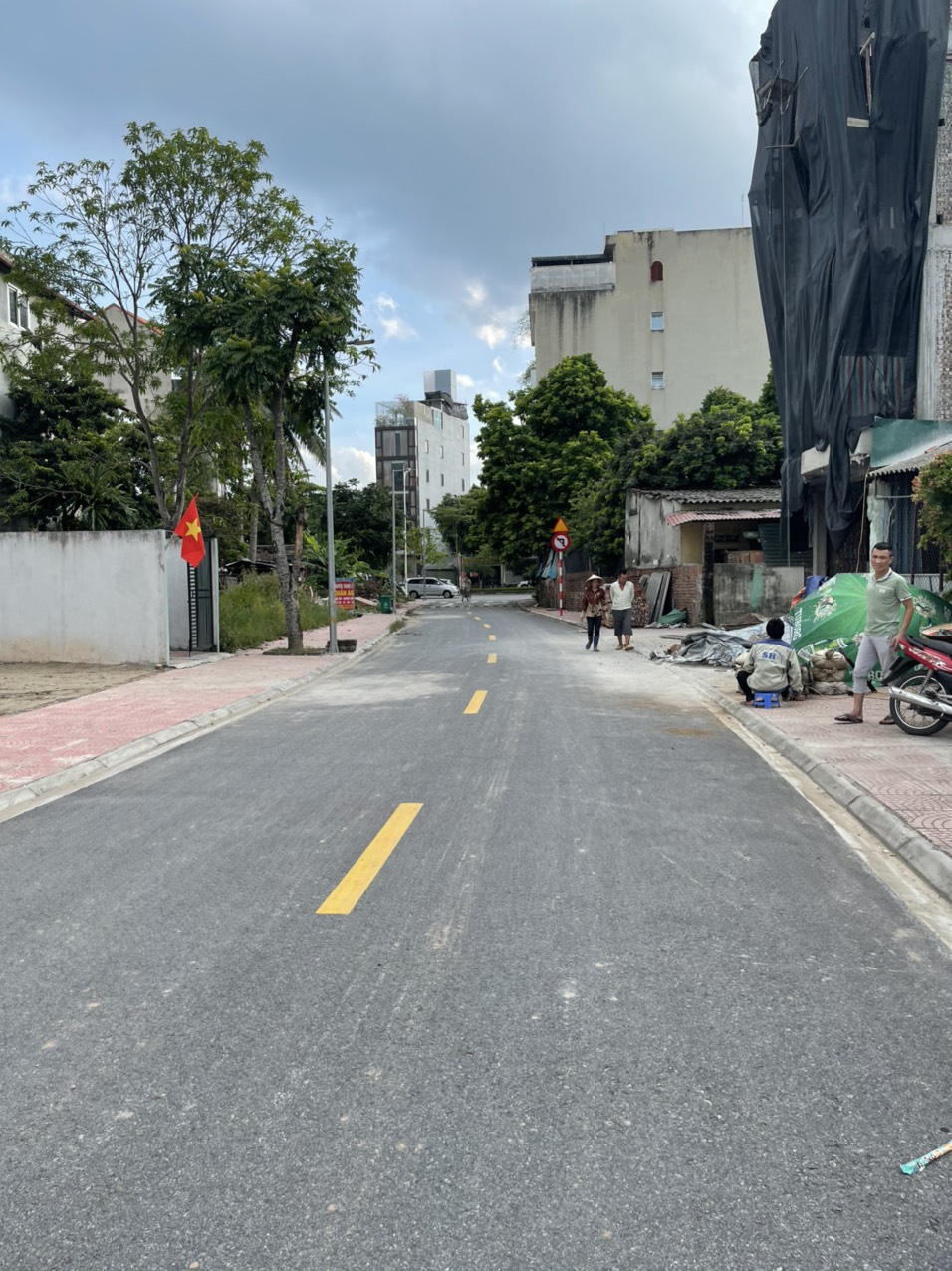 Cần bán đất Cổ Linh 60m2, đường 3 ô tô tránh + vỉa hè 6.6 tỷ