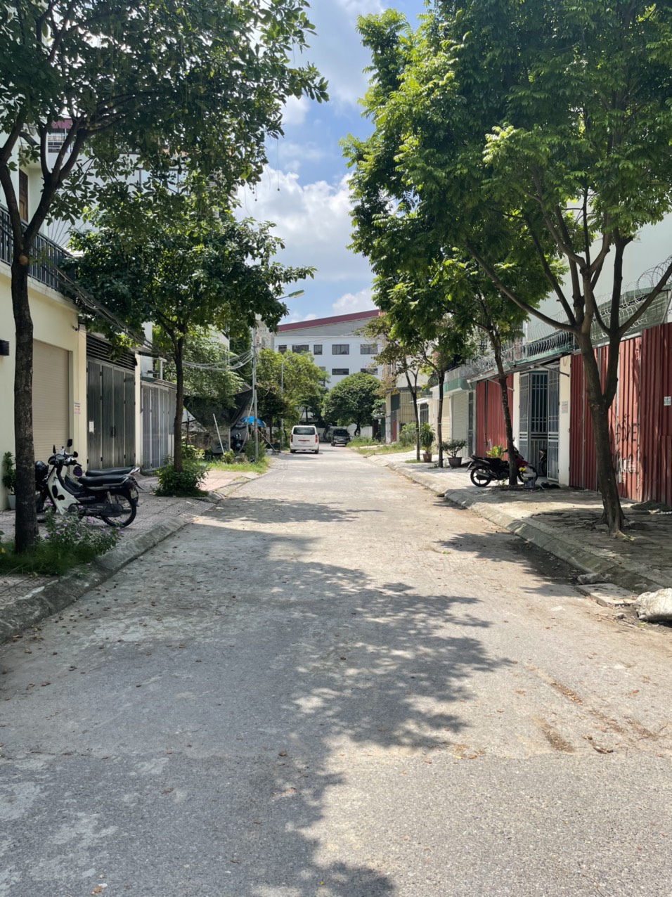 Cần bán đất bát khối 70m2, giá 5.9 tỷ ô tô tránh ,đáng sống
