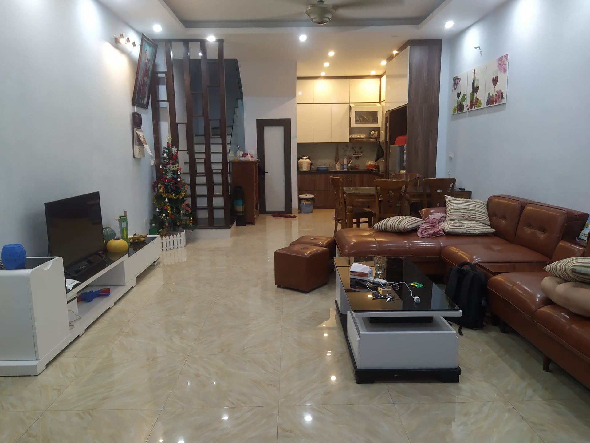 Chính chủ cần bán gấp nhà 5 tầng, diện tích 52m2 tại ngõ 173 Hoàng Hoa Thám - Ba Đình giá 5,9 tỷ