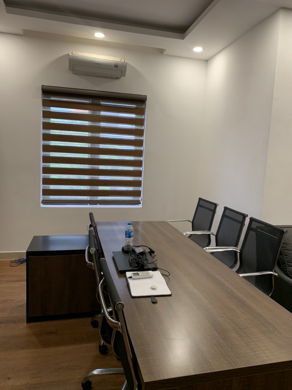 Chính chủ cho thuê biệt thự 3 tầng 220m2 giá 60 triệu/tháng tại KĐT Dịch Vọng, ngay cạnh công viên Cầu Giấy vô cùng sầm uất