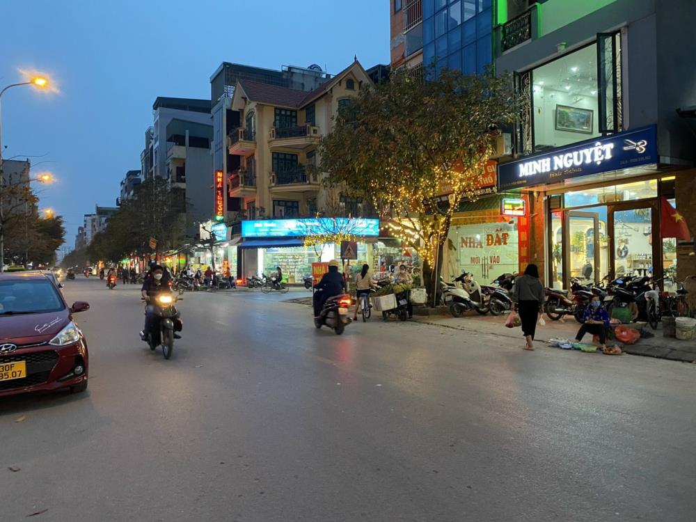 Cần bán gấp nhà 3 tầng 50m2, MT 5m tại Văn Phú. Khu vực trung tâm Văn Phú Quận Hà Đông