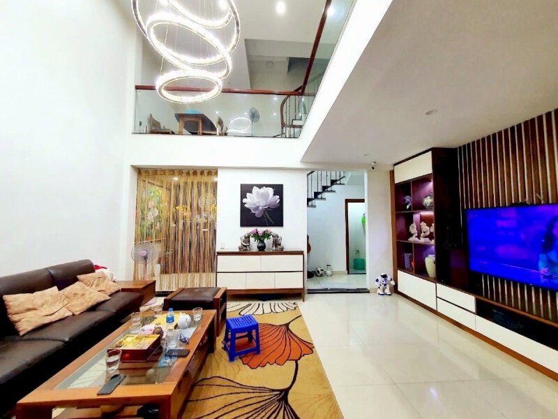 Bán nhà cổ nhuế chính chủ diện tích 35m, 5 tầng, nhà tự xây, 60m ra đường lớn