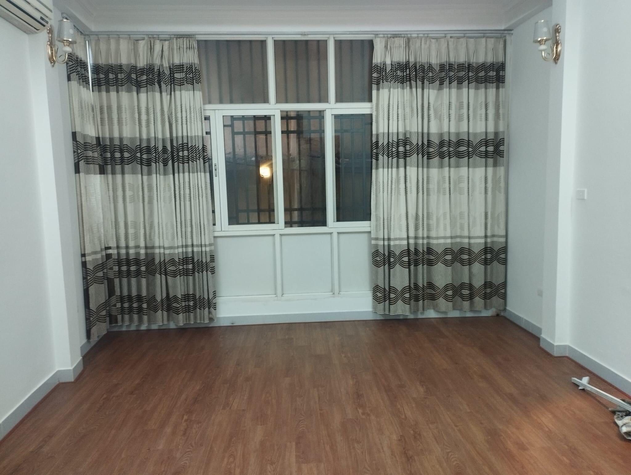 Chính chủ cần bán nhà 5 tầng tại Tôn Đức Thắng - Đống Đa giá 3,25 tỷ