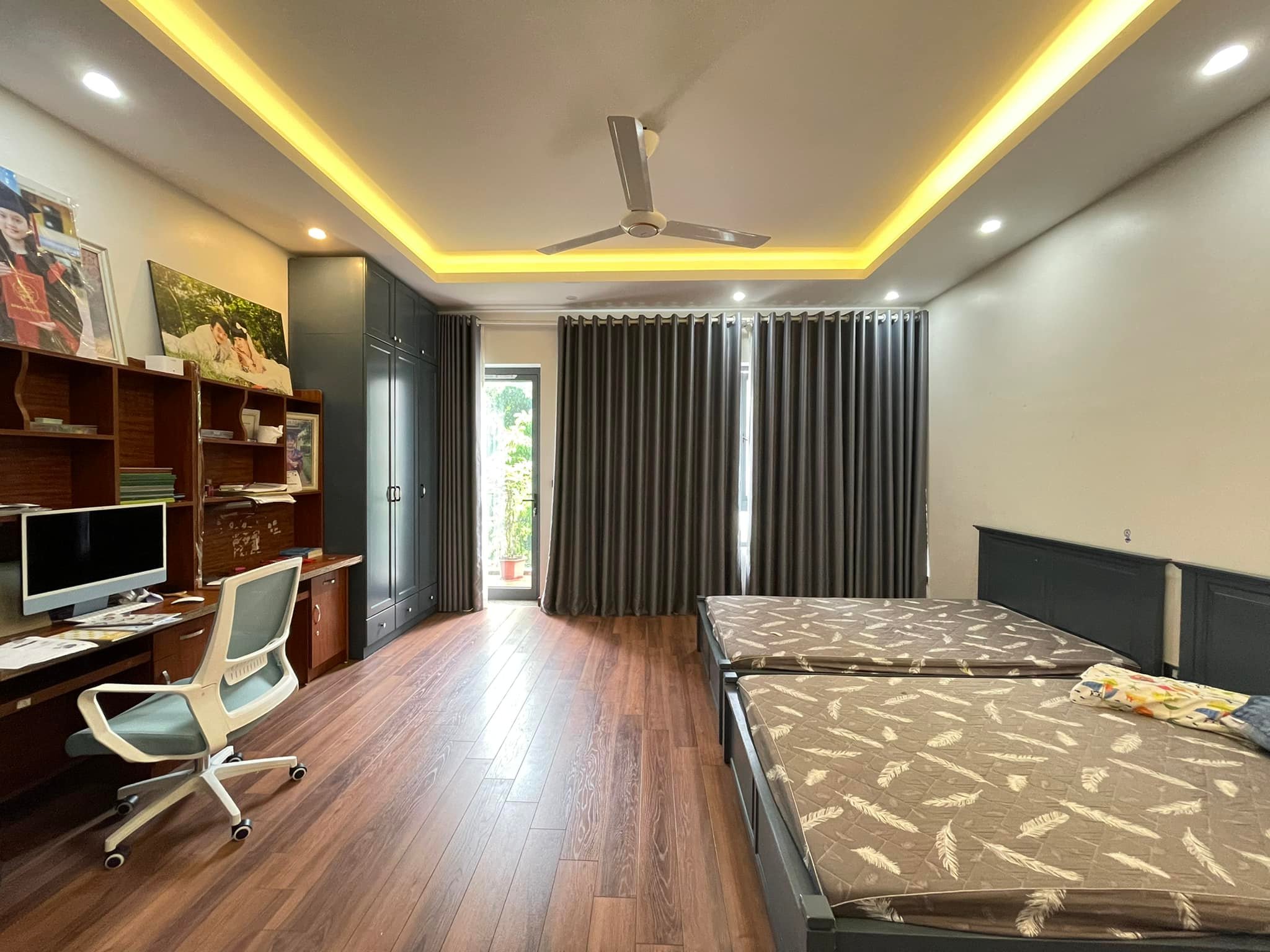 Bán nhà mới xây 5 tầng, diện tích 48m2 ngay tại cổng chợ Ngọc Lâm. Chính chủ sổ đỏ sẵn sàng giao dịch