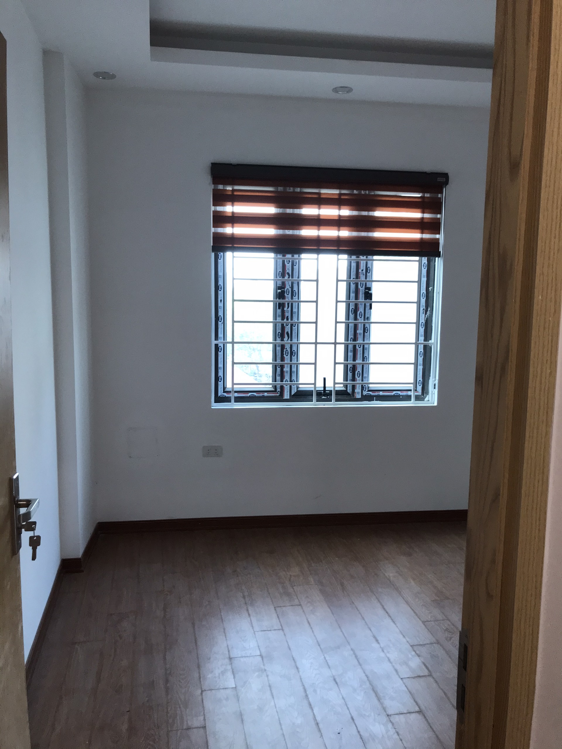 Chính chủ cần bán gấp nhà 4 tầng + 1 tum 30m2 ngay tại trung tâm Vân Canh, Hoài Đức. Giá 2,77 tỷ