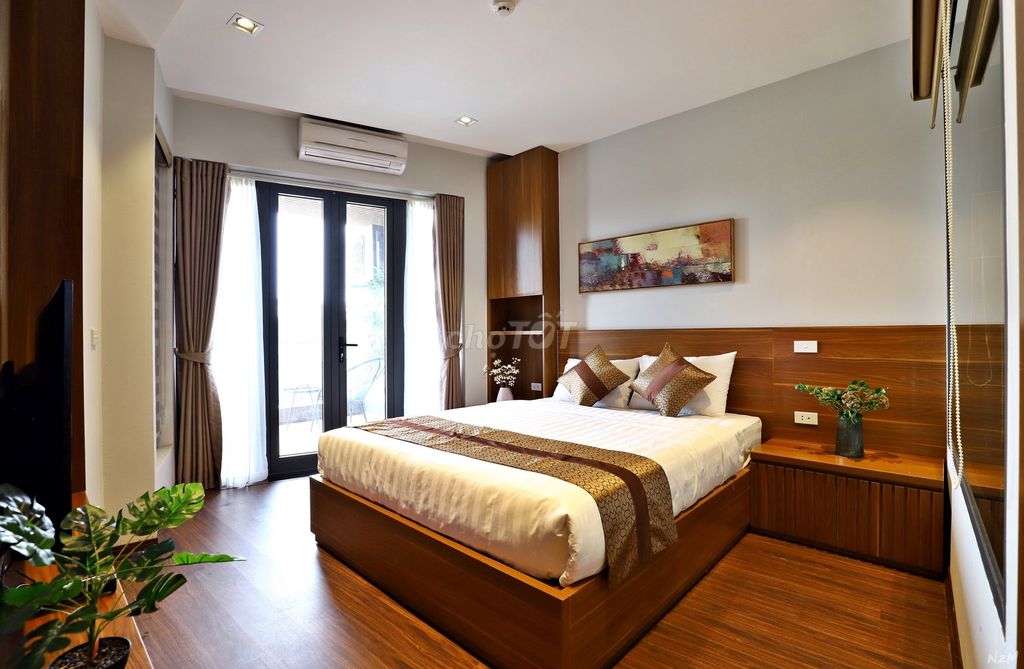 Cần cho thuê căn hộ dịch vụ 70m2 ngay trung tâm Âu Cơ - Tây Hồ, giá cực ưu đãi