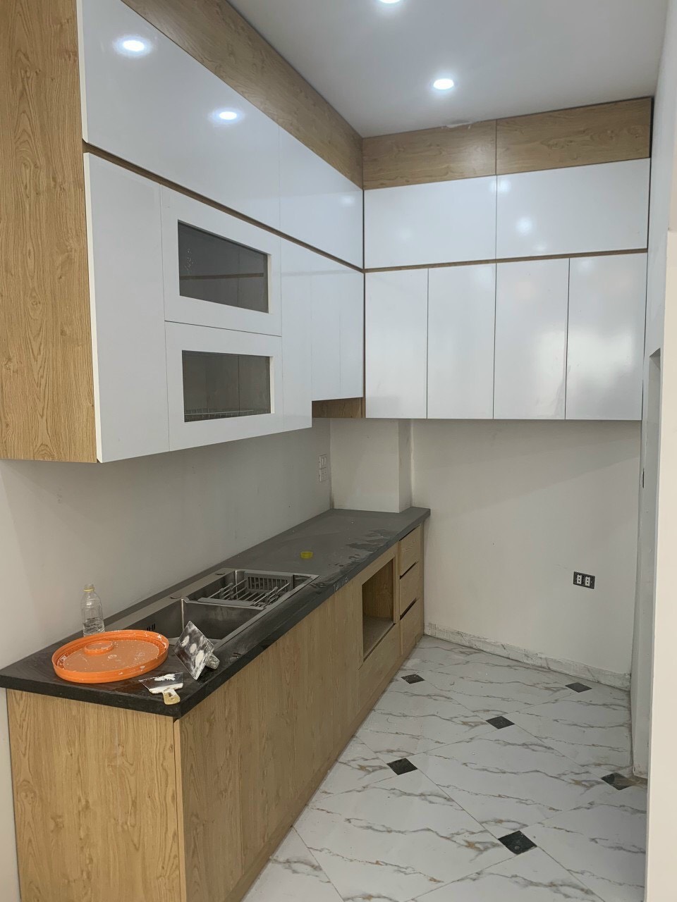 Chính chủ cần bán nhà đẹp 5 tầng ngay trung tâm Vân Canh. Giá cực mềm