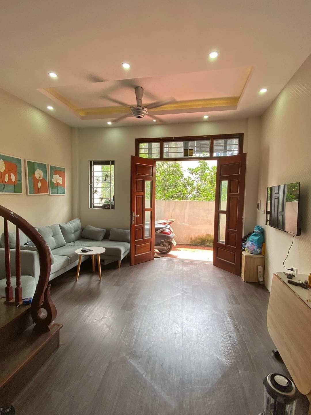 Chính chủ cần bán nhà đẹp 5 tầng ngay trung tâm Vân Canh. Giá cực mềm