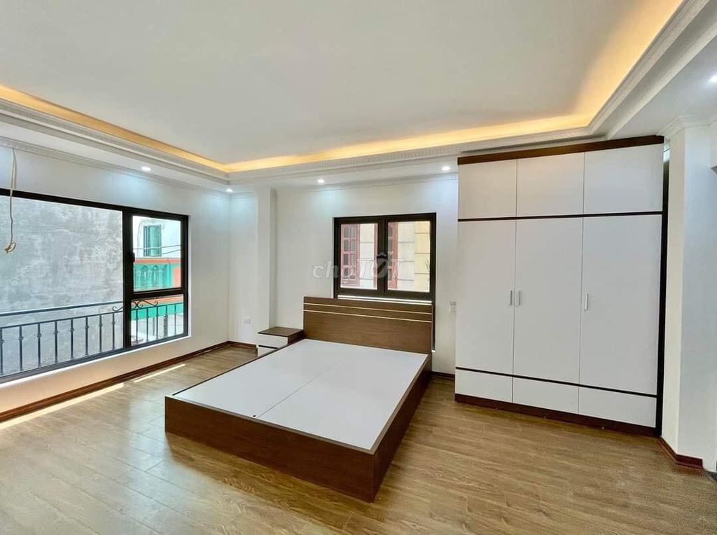 Chính chủ cần bán gấp nhà 5 tầng, diện tích 36m2 tại Lê Thanh Nghị. Giá 4,8 tỷ
