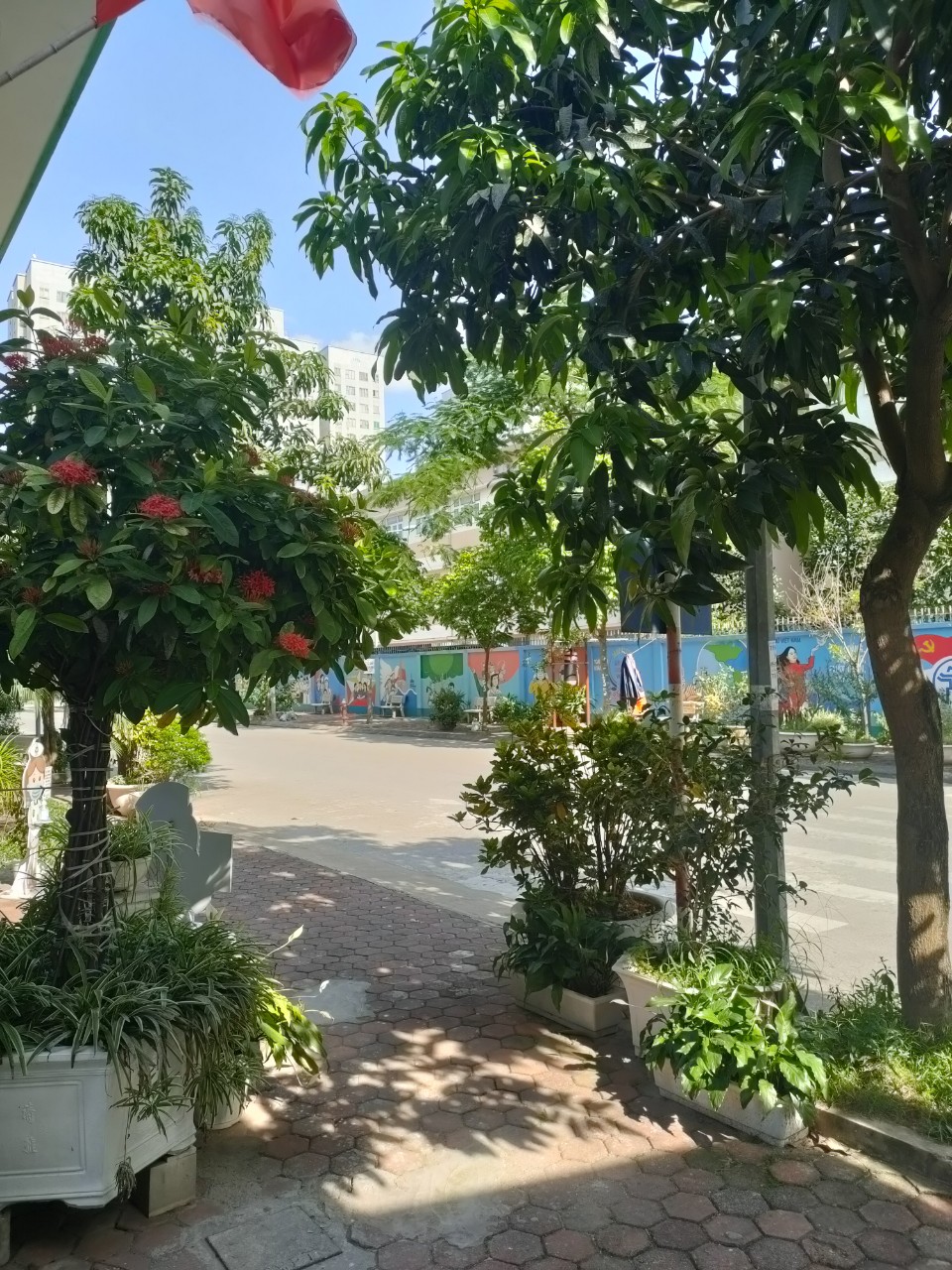 Chính chủ cần bán gấp nhà 8 tầng, diện tích 131m2 ngay mặt phố Kiến Hưng - Hà Đông