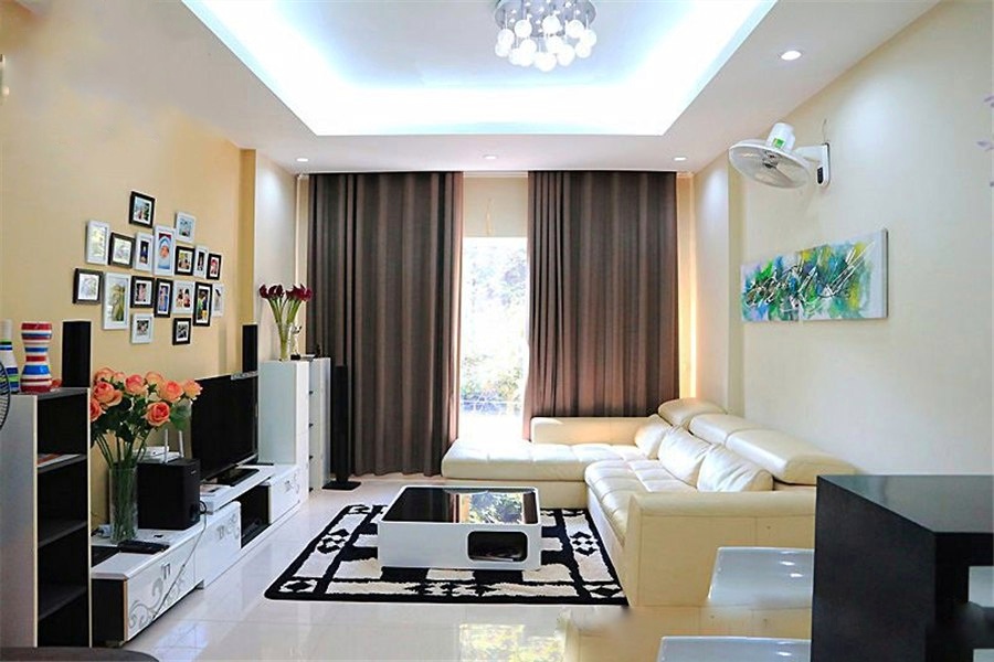 Cho thuê nhà riêng 5 tầng Phố Nguyễn Hoàng Tôn, DT 50m2 nhà mới thông sàn. Giá 8triệu/tháng