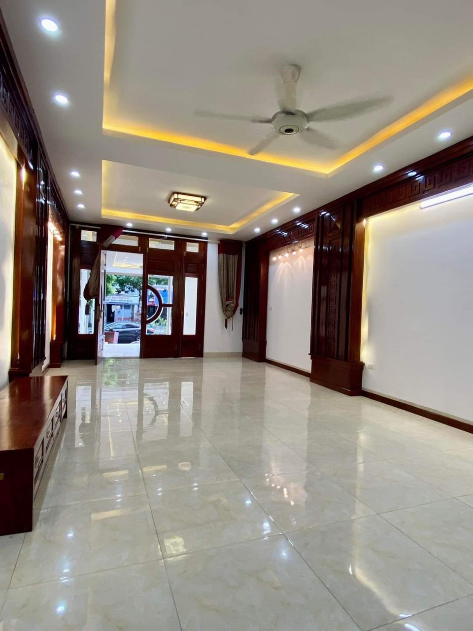 Bán nhà 6 tầng, diện tích 50m2 full nội thất tại Vạn Phúc Hà Đông, giá nhỉnh 9 tỷ