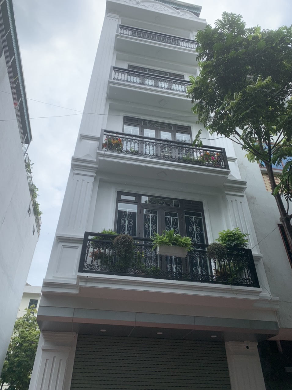 Bán nhà 7 tầng Đa Sĩ có thang máy khu vực trung tâm Đa Sĩ - Kiến Hưng. Giá bán 8,6 tỷ