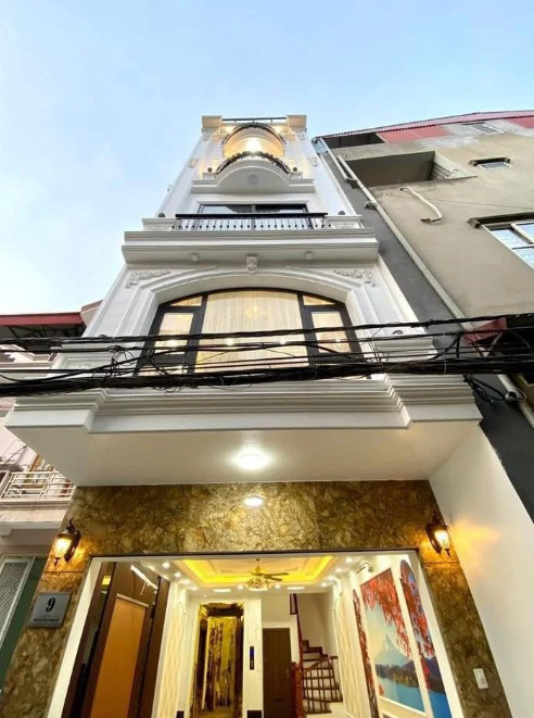 Cho thuê nhà 5 tầng ngay tại Thái Hà. Diện tích 70m2, giá 15 triệu/tháng