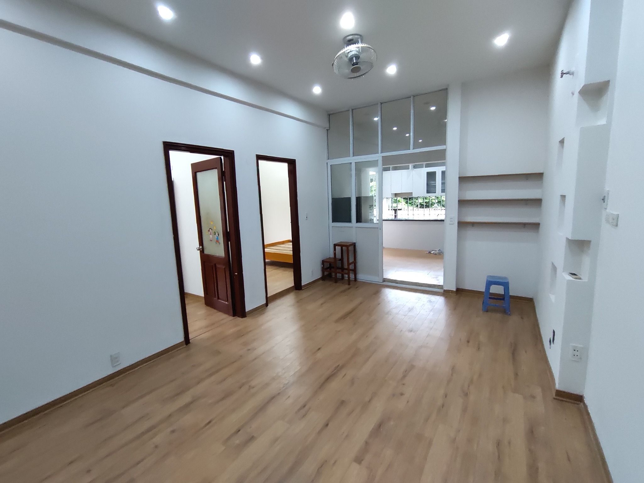 Chính chủ cần bán căn hộ lô góc 80m2 full nội thất, giá chỉ 2,6 tỷ ngay tại Thanh Xuân