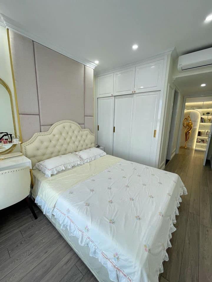 Cho thuê chung cư Mipec Xuân Thủy tòa S, 3 phòng ngủ, 2 vệ sinh